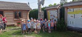wycieczka do pasieki gr.3 i 4 (7).jpg